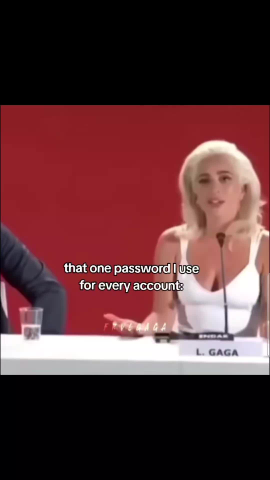 @𝓔𝓶𝓮𝓵𝔂