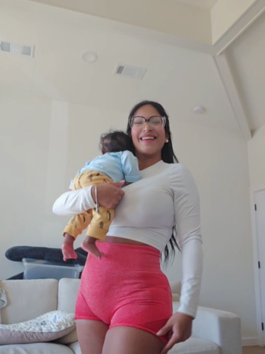 @Valeria Flores