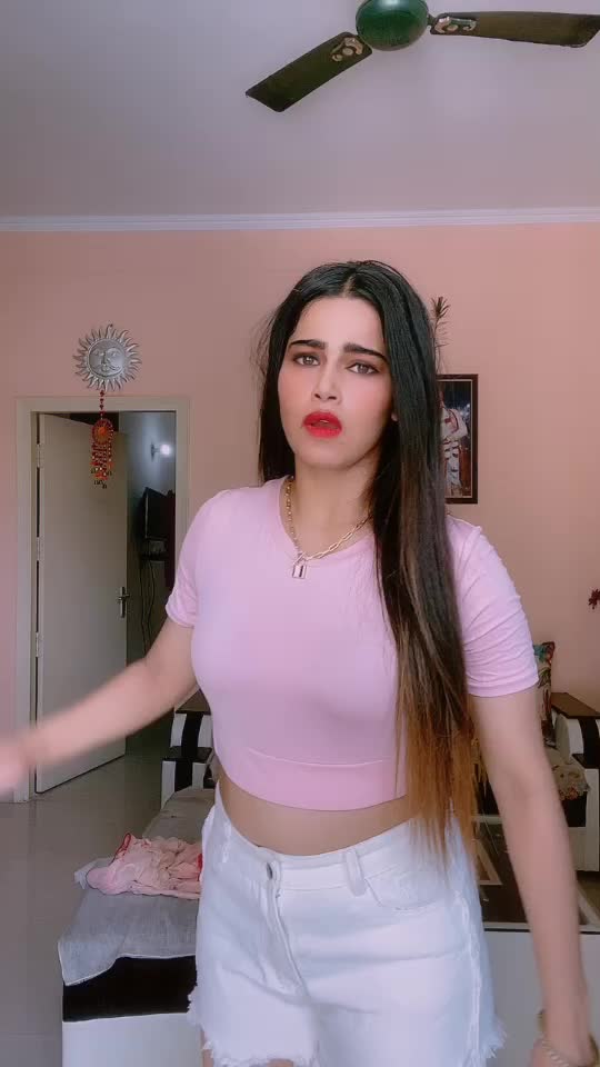 @PRIYANKA💫