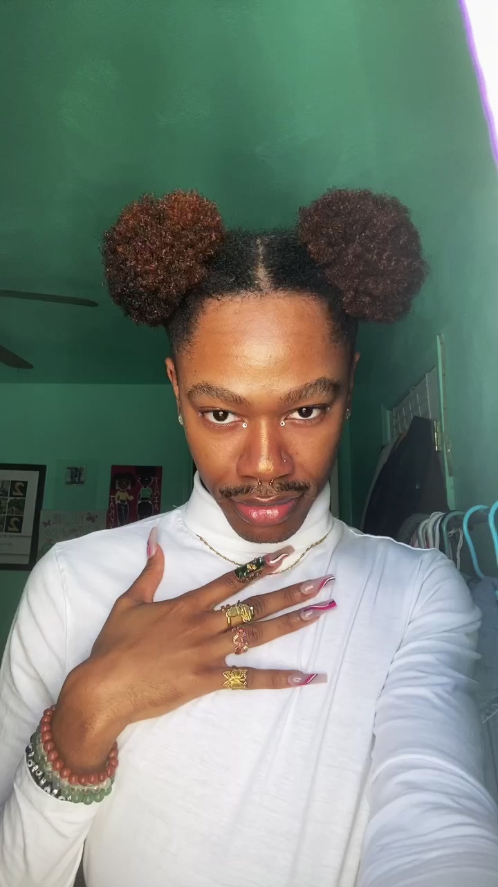 @VenusDiviine🧚🏽&zwj;♂️🤍✨