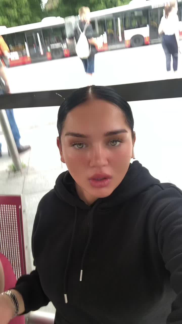 @Maria_hmbs