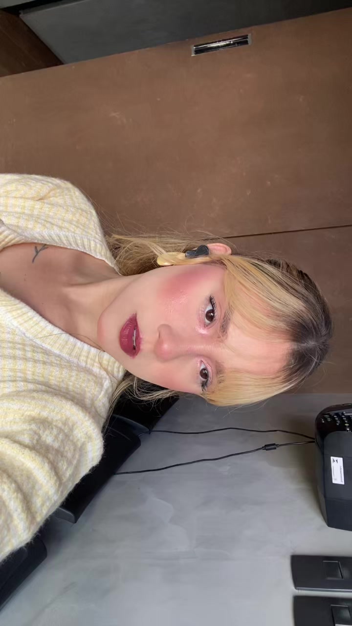 @BrunaRioss_