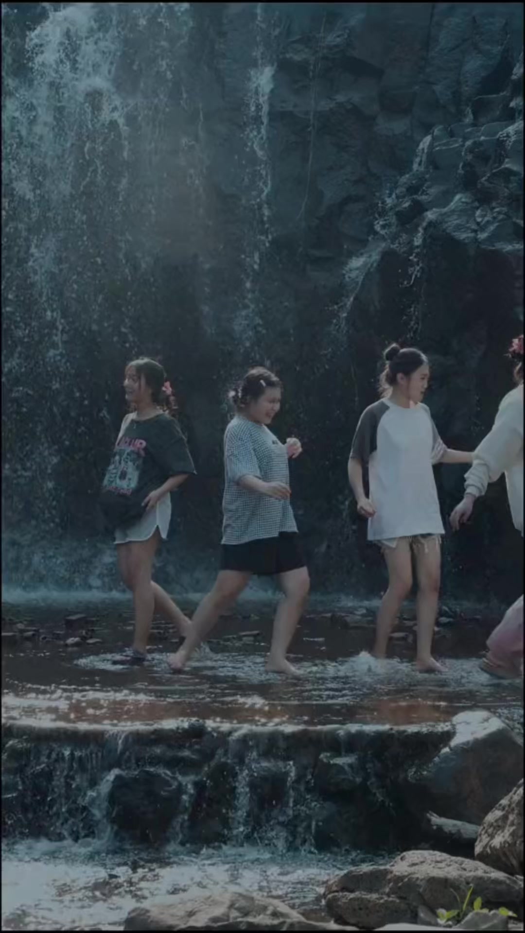 @Bụi Ở Tr&ecirc;n N&uacute;i