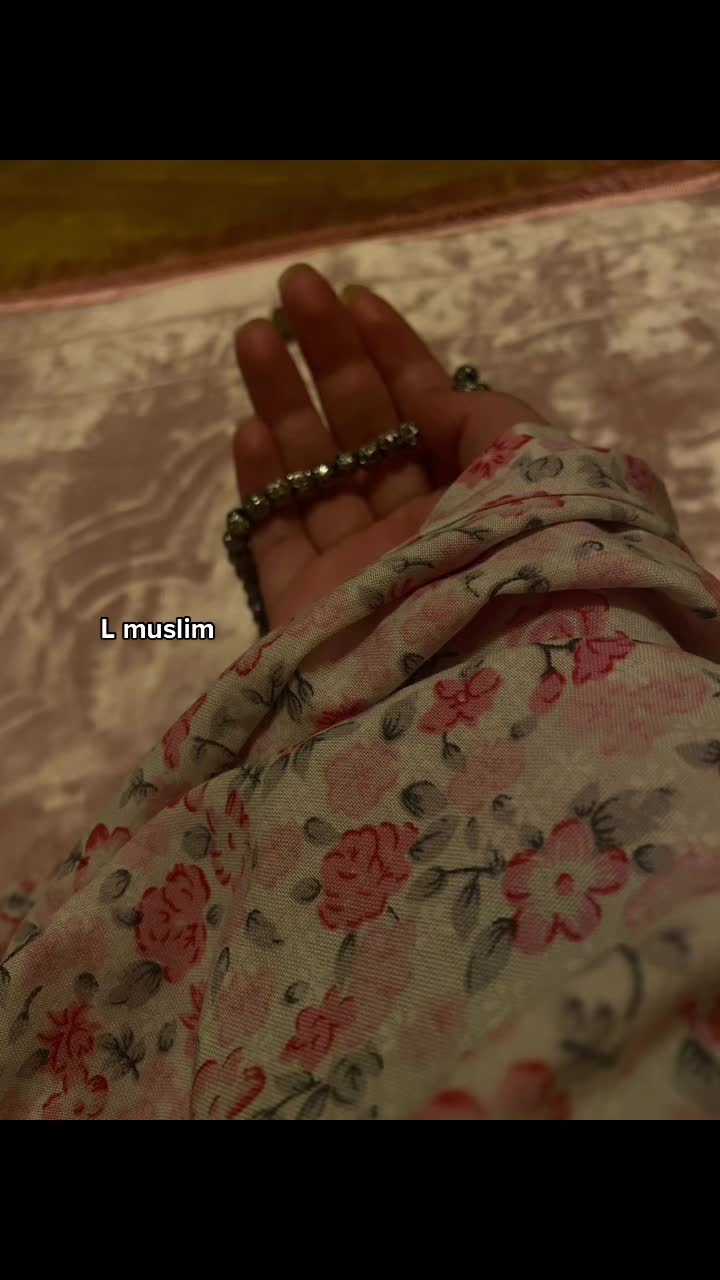 @🧍🏻&zwj;♀️