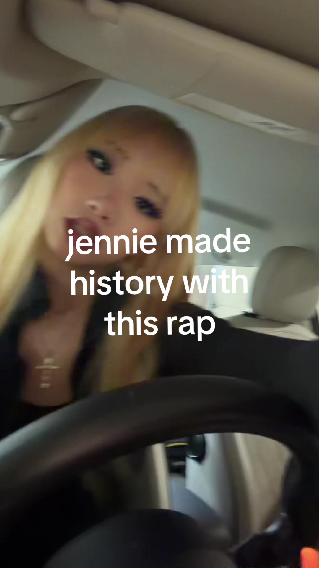@maddie nguyen🐰