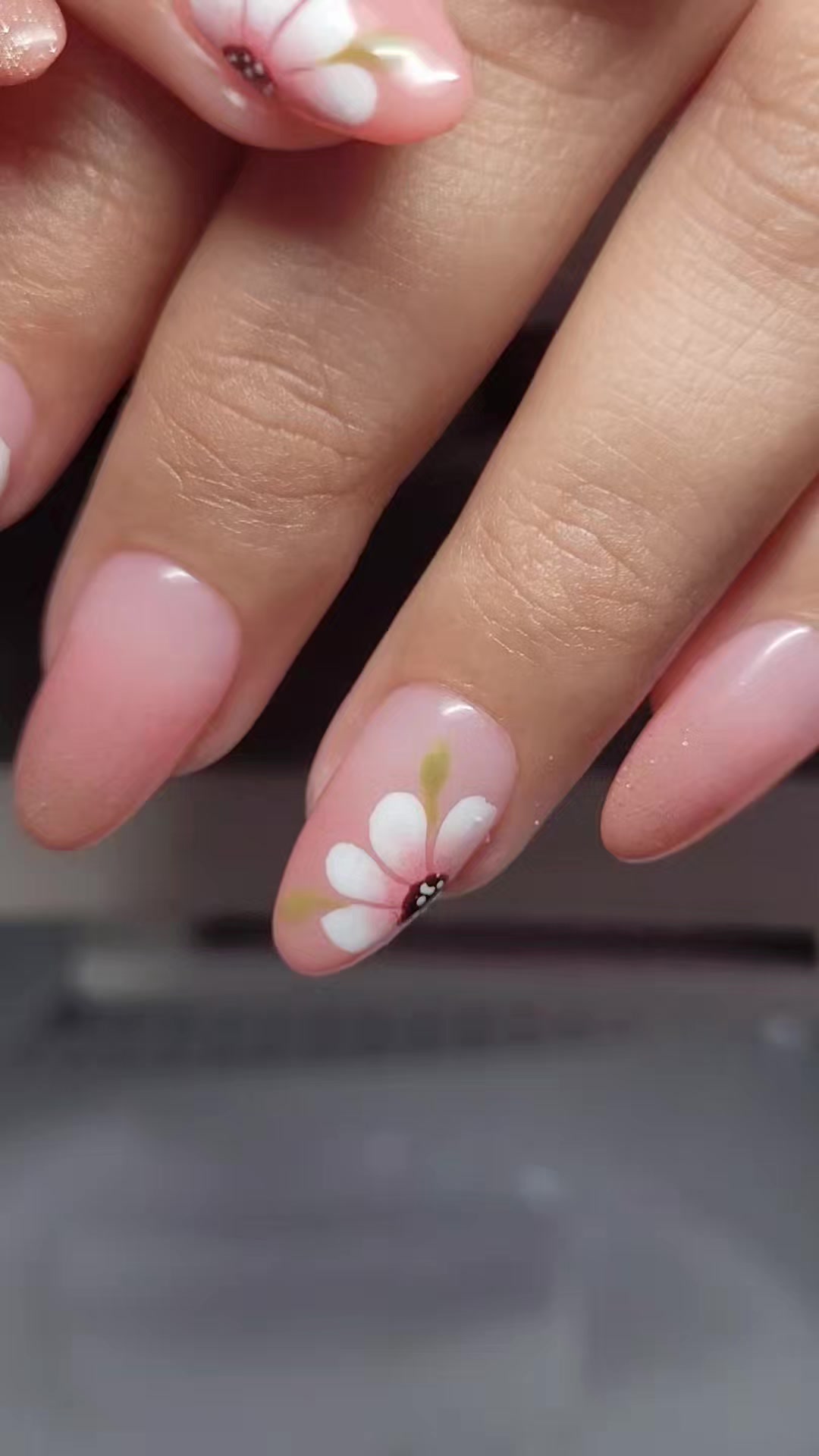 @Manicure Pedicure Em