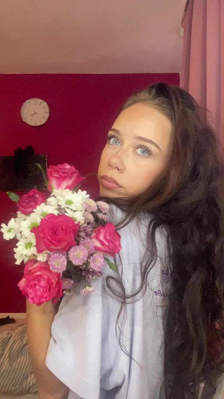 @𝒮𝒶𝓃𝒿𝒶 🎀