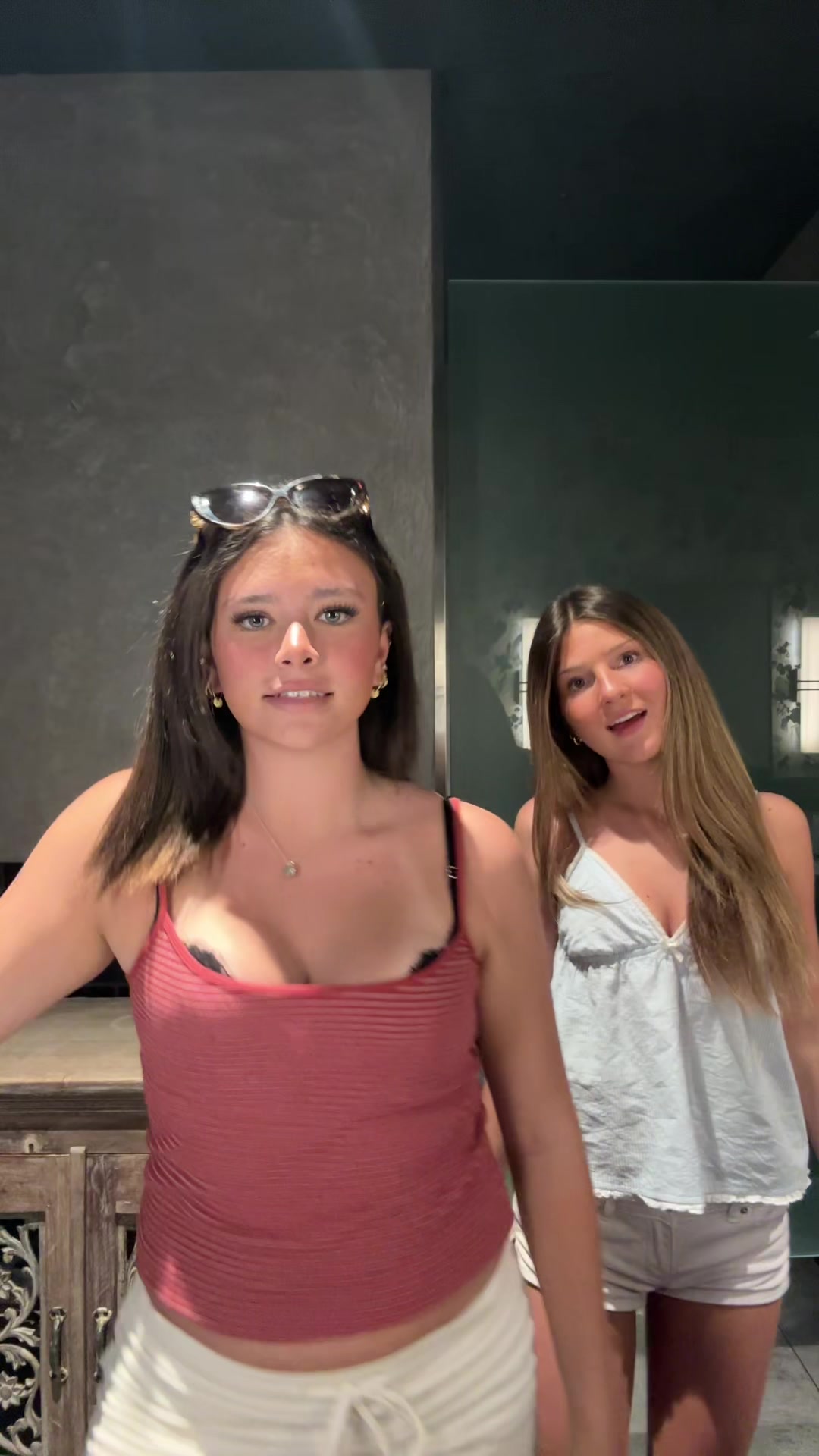 @chlo