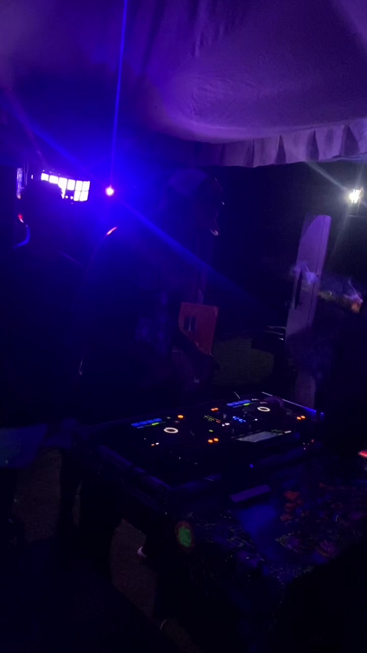 @Udeepa__🧿