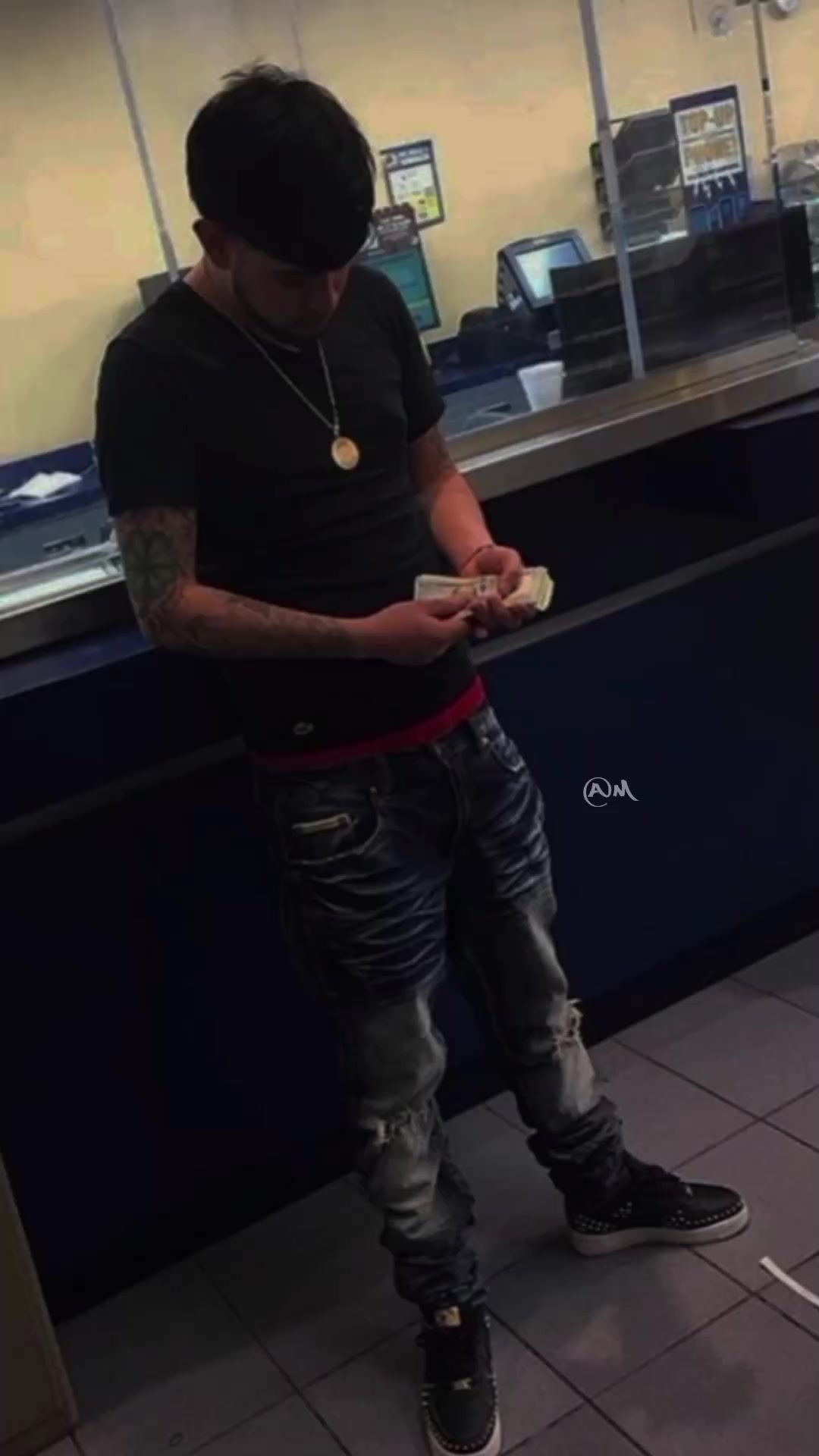 @🥇🏴&zwj;☠️🌎