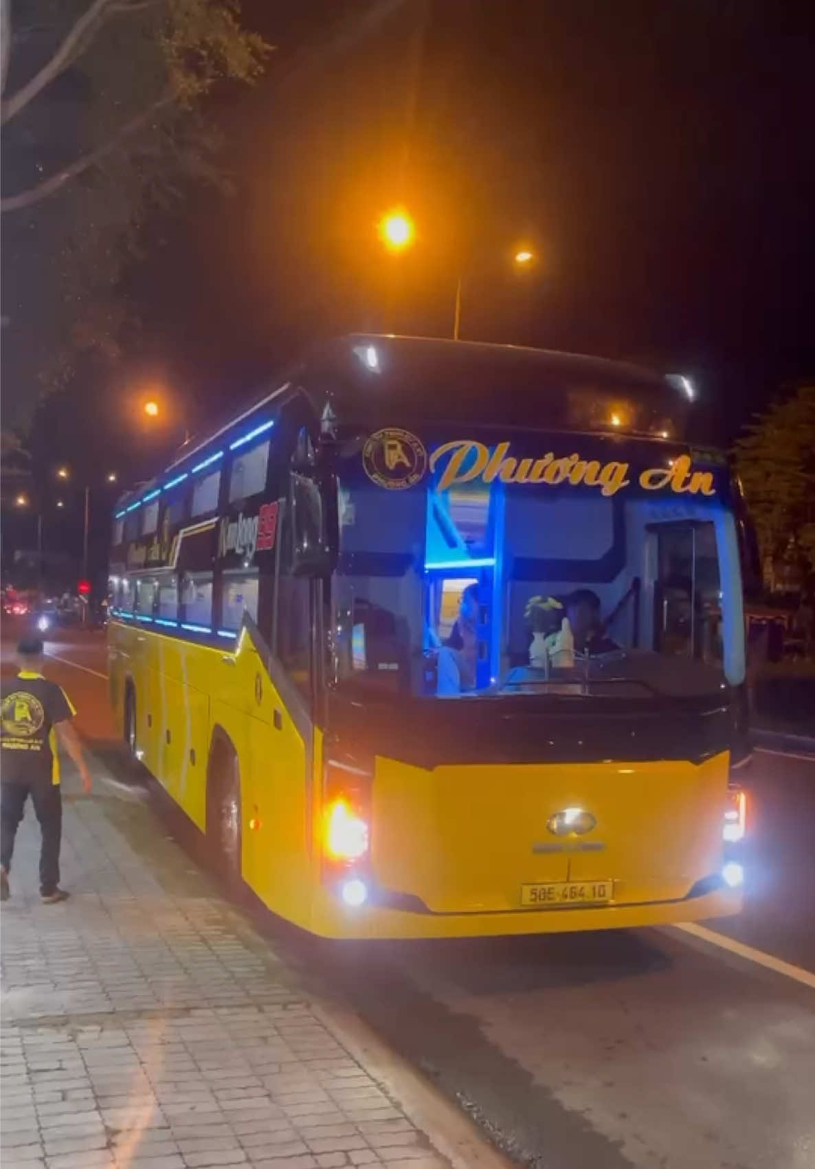 @Ho&agrave;ng Huy 🚌 71🌴