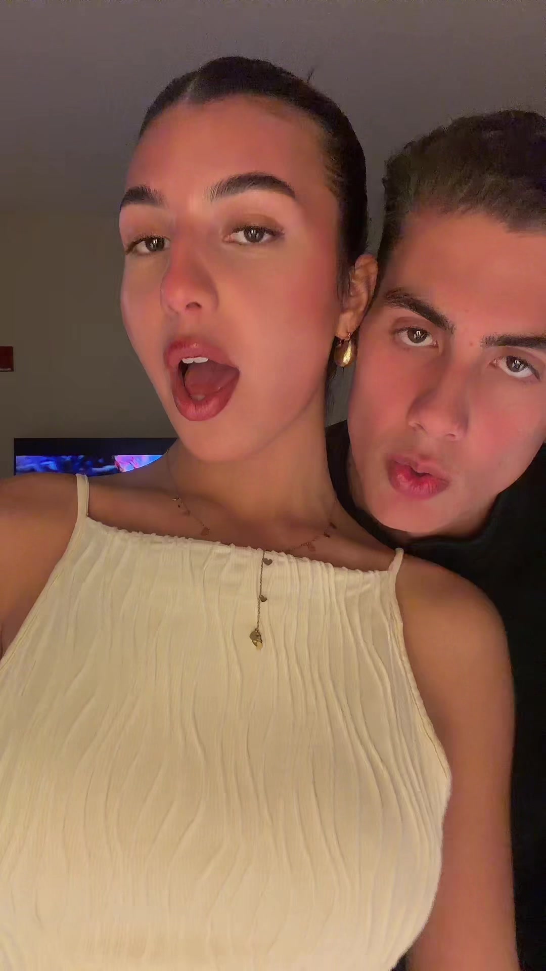 @isabella estrada