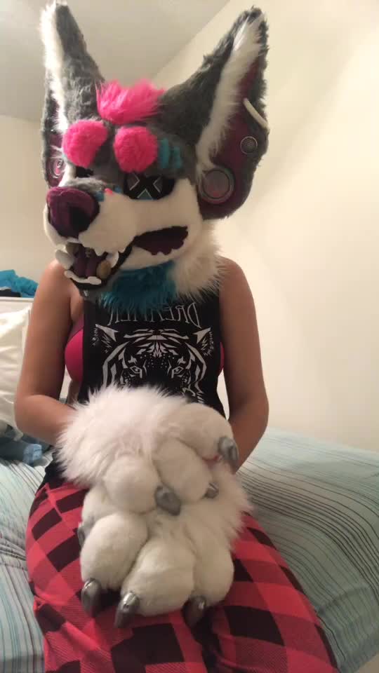 @scared_pink_purple