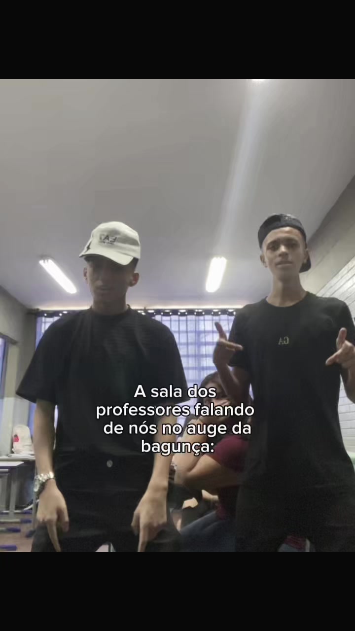 @.amaro___