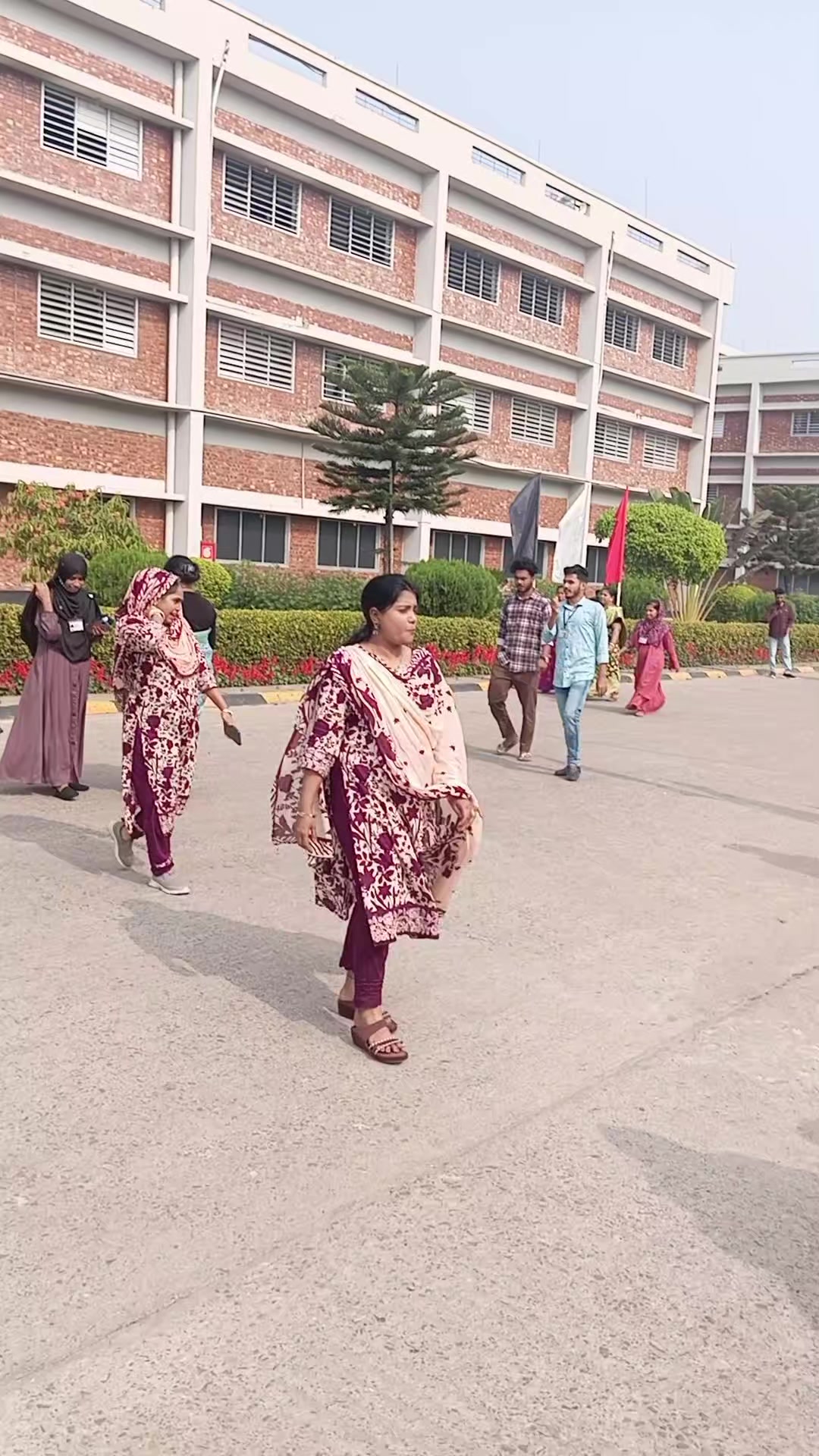 @দুষ্টু মেয়ে..!!🤗🫣