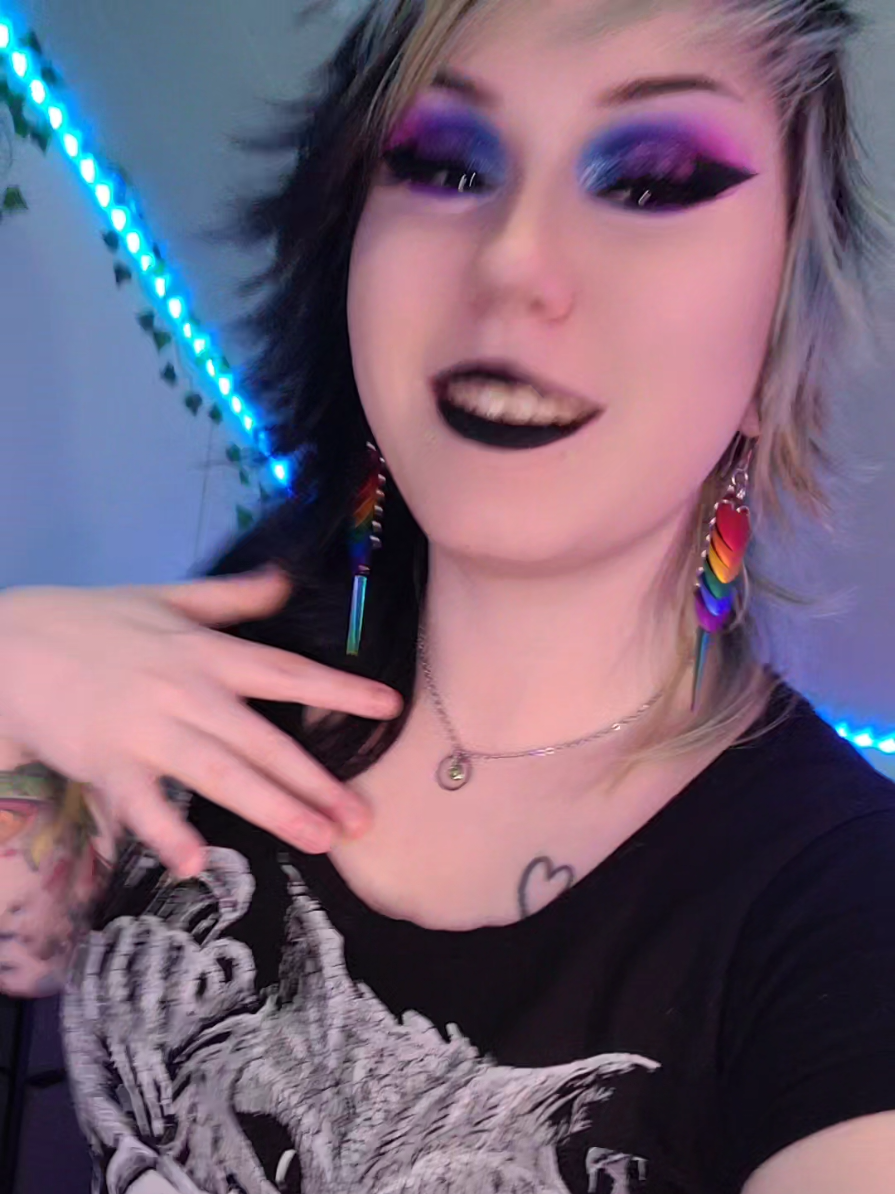 @Rainbow🏳️🌈Artist/Streamer🍃