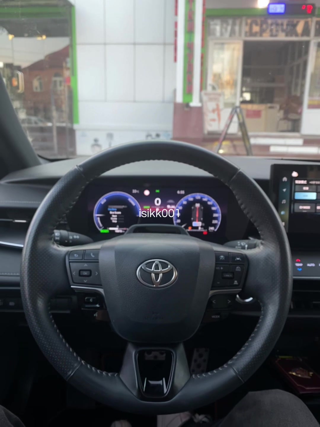 @001