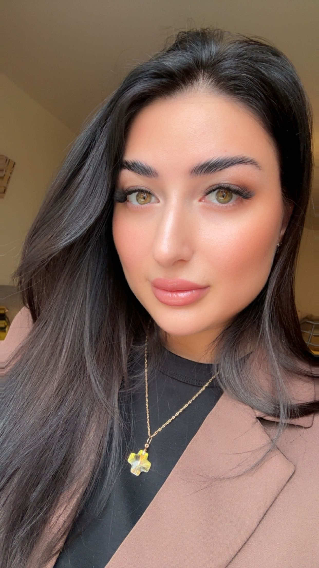 @Laura 🇺🇦+&hearts;️☀️💚