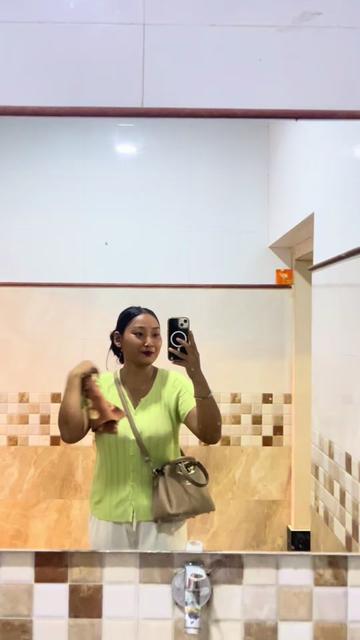 @Fareesha gurung🥂