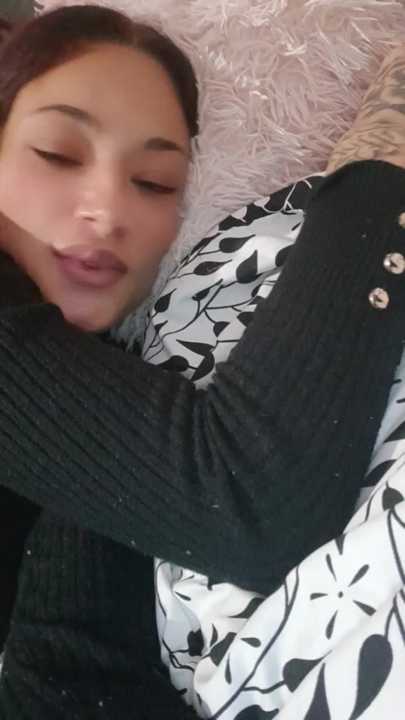 @HiimynamesBee🐝