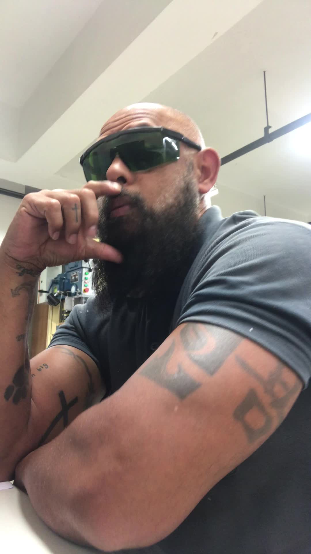 @Gildo(big beard)