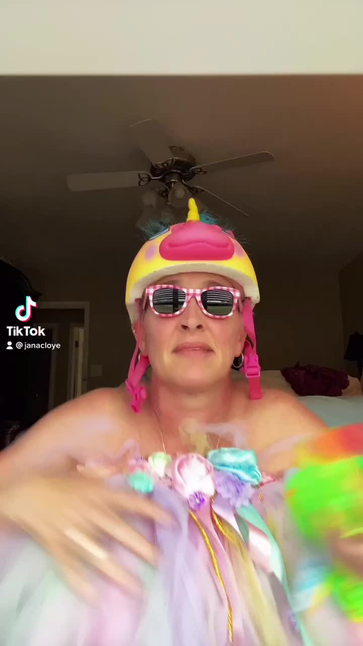 @LaDolceBee