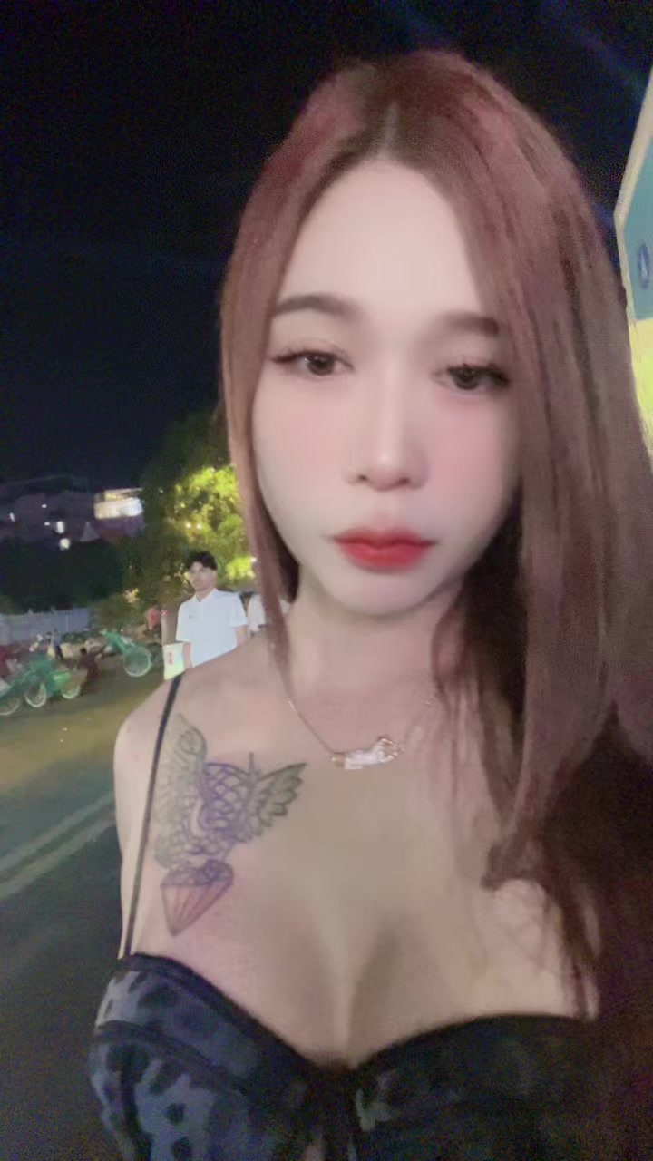 @🩷ចែញ៉ា🩷