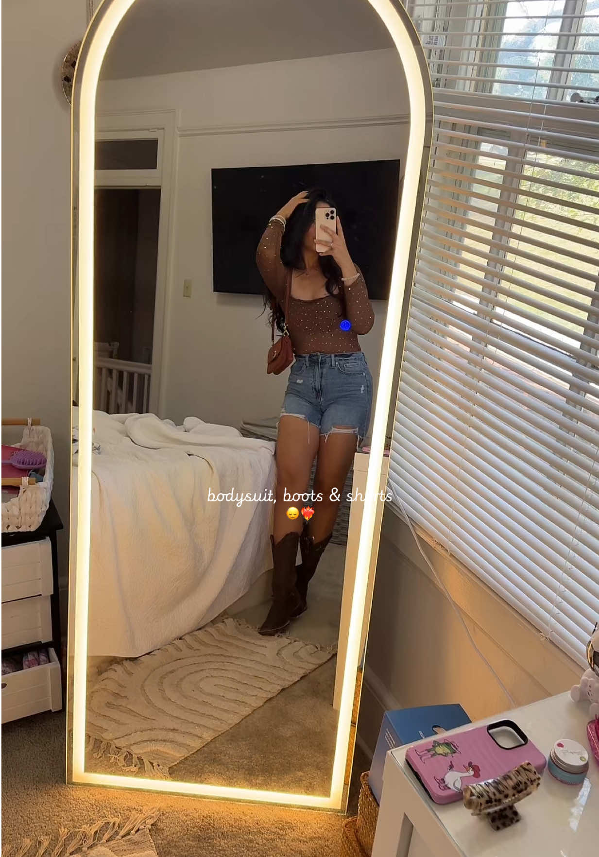 @ᒪIᒪᒪIᗩᑎ ᗷOᑎIᒪᒪᗩ.🦒