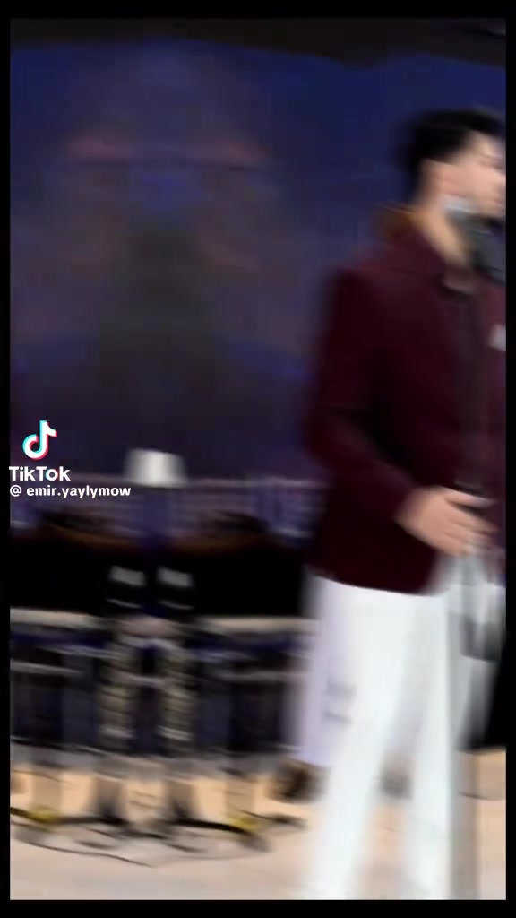 @farnazdeura2424