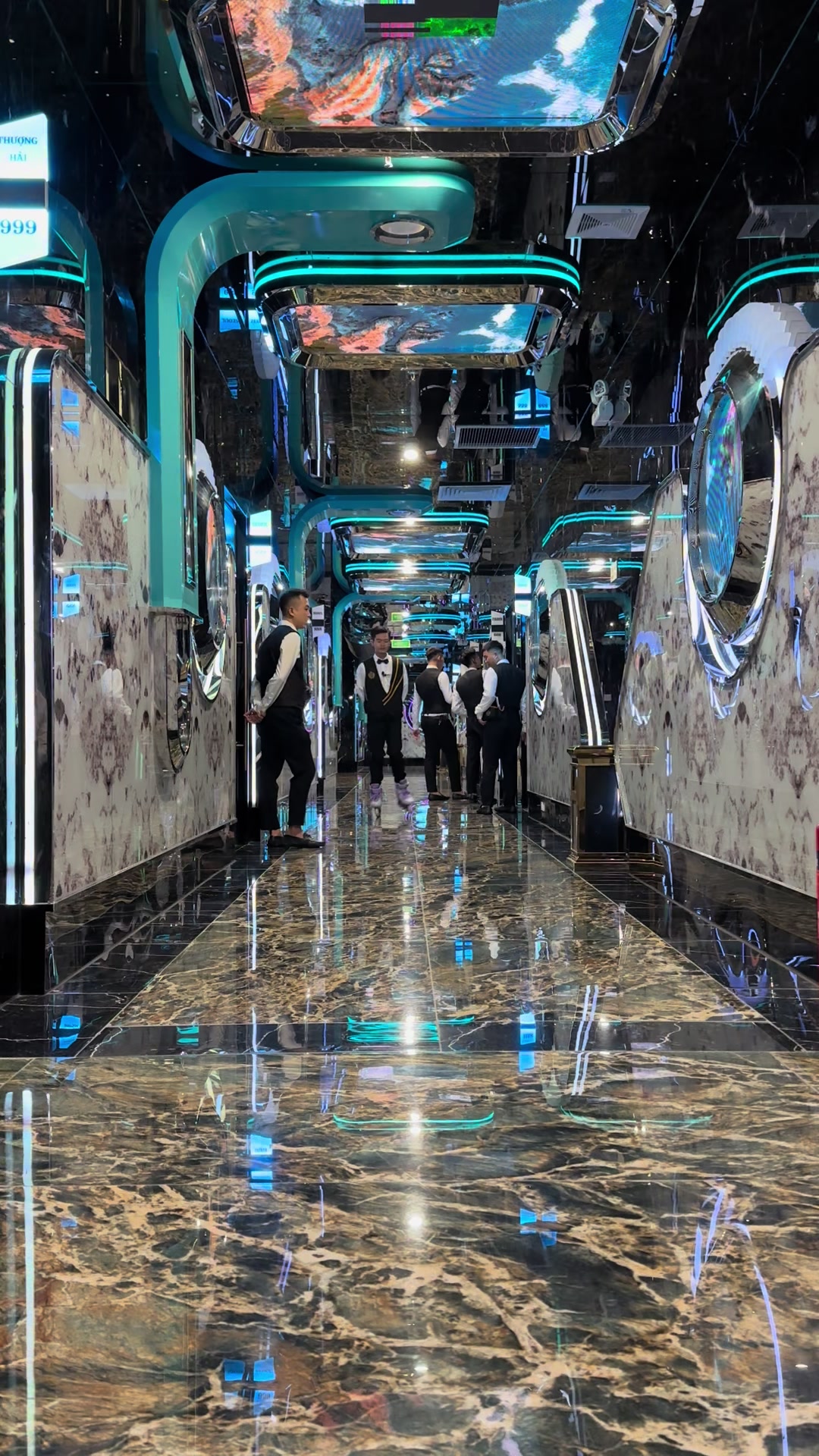 @Karaoke Thượng Hải 229 Tây Sơn