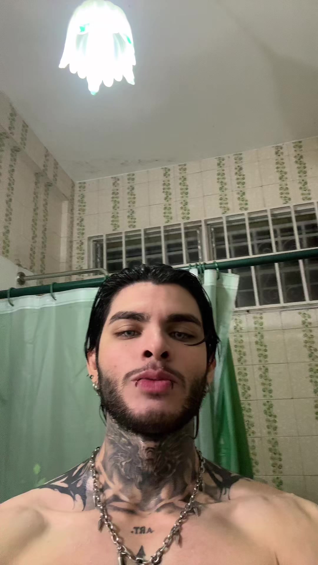@GIO