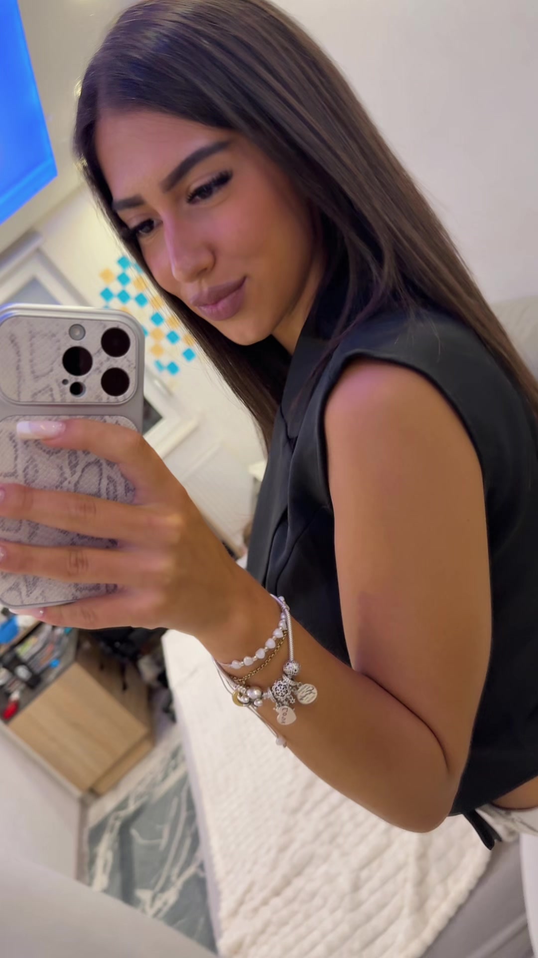 @𝐧