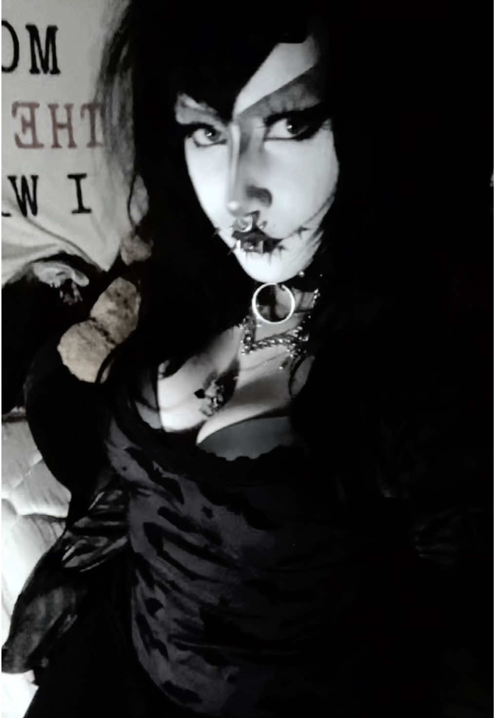@༺🕷𖤐𝕽𝖔𝖇𝖇𝖘 𝖂𝖎𝖋𝖊𖤐🕷༻