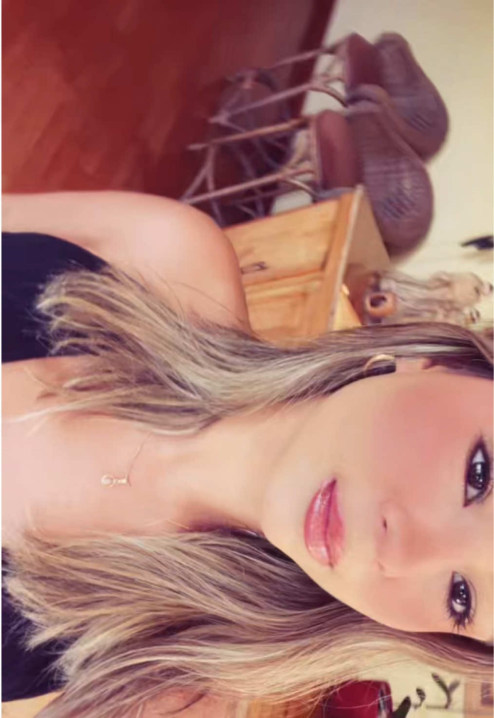@isabella