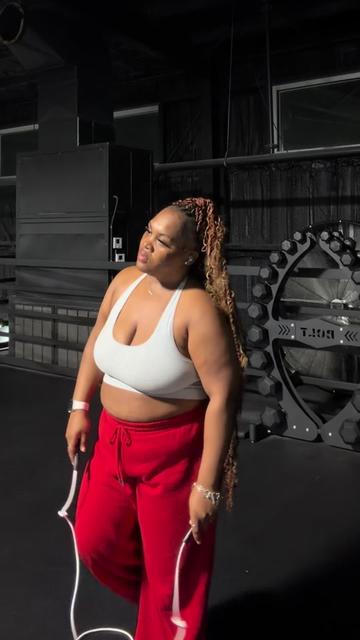 @JAS 🫶🏾✨ fat but, fit.