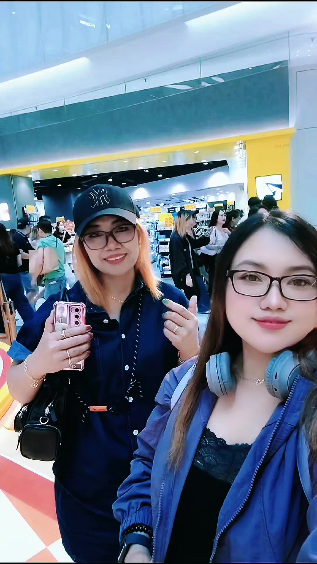 @evychan02