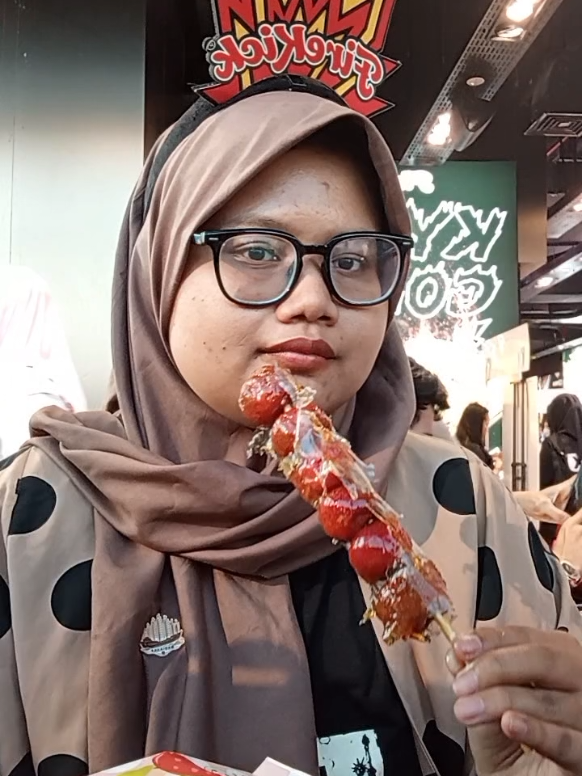 @Anggradaily