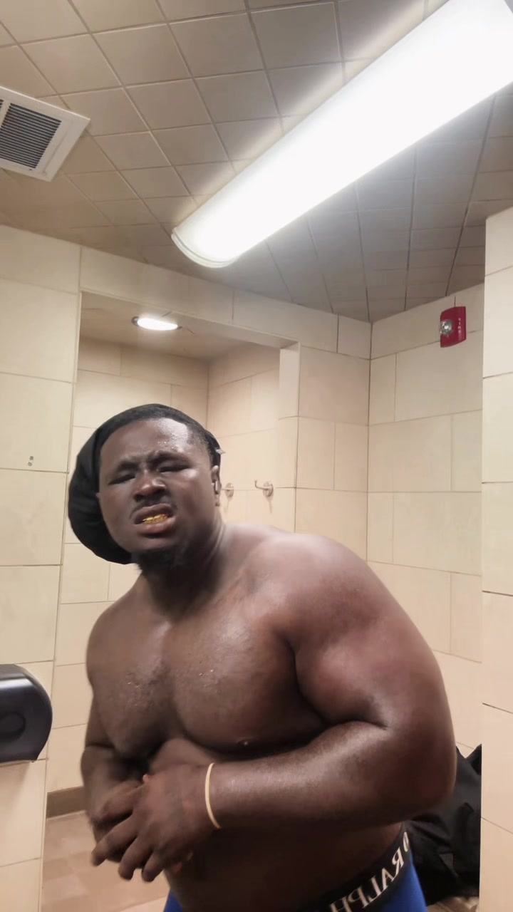 @CyiereThaGorillaTrucka🦍