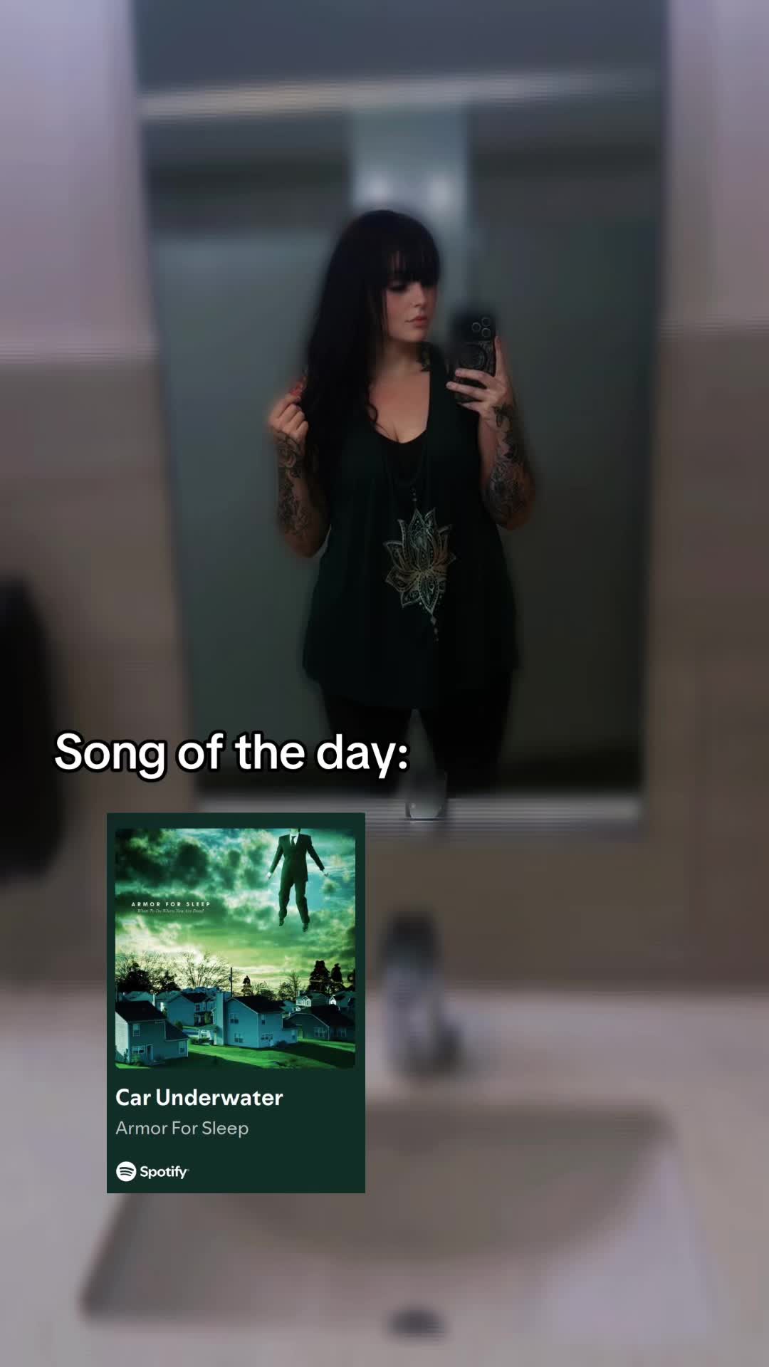 @𝒞𝓇𝓎𝓈𝓉𝒶𝓁 🖤