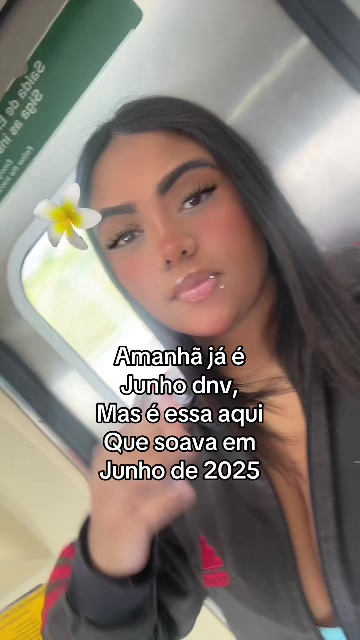 @ajuliaoficial_