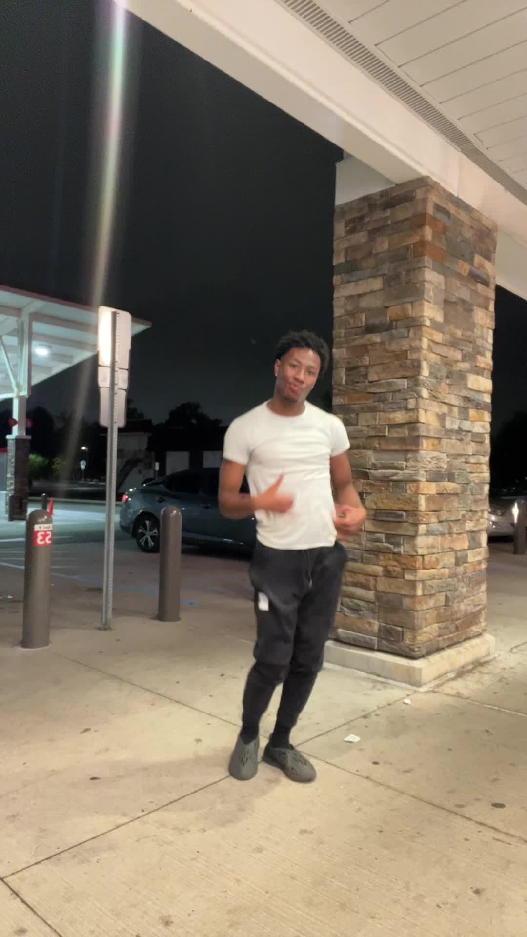 @NeeeEF