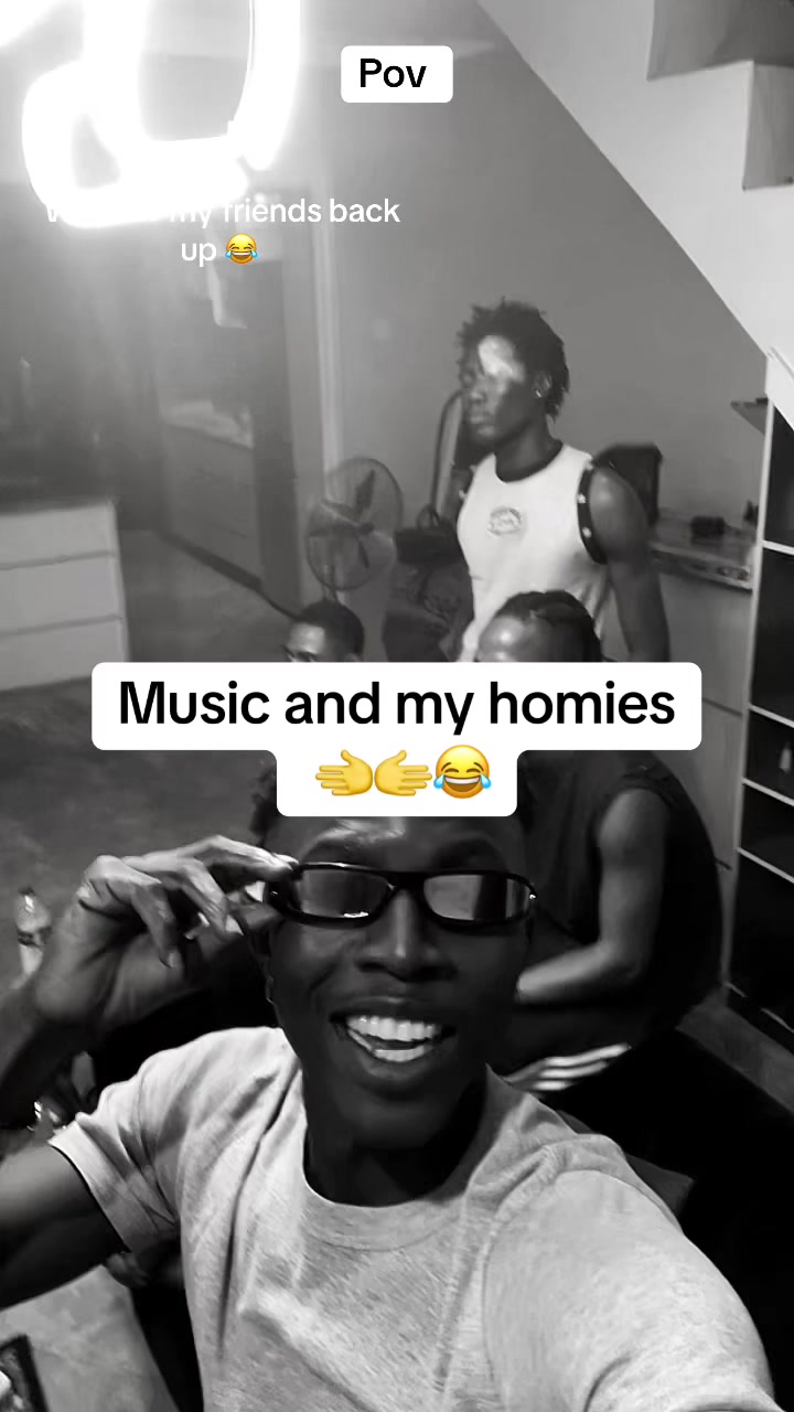 @_devibe 🪖