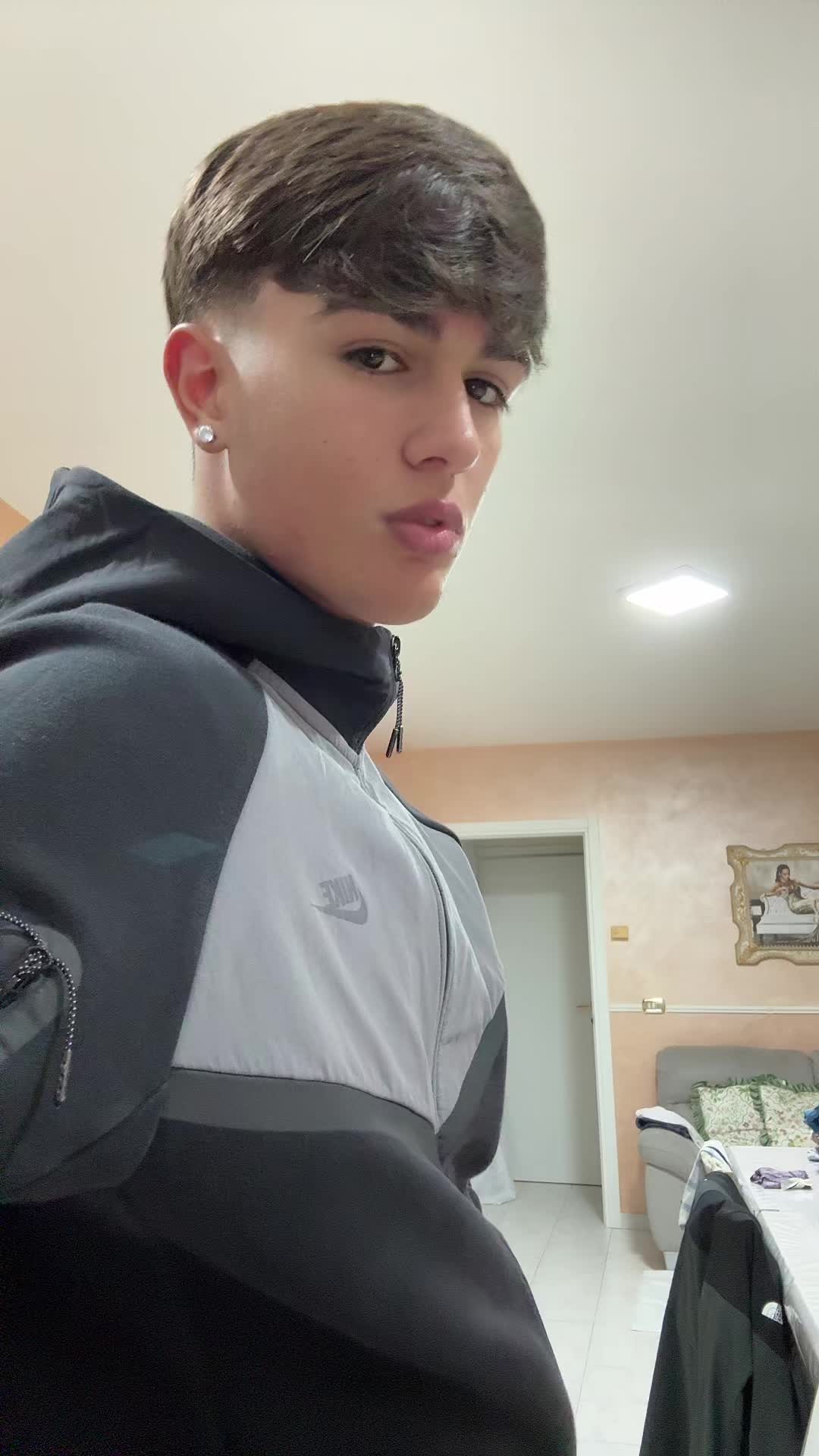 @Adriano.🧊