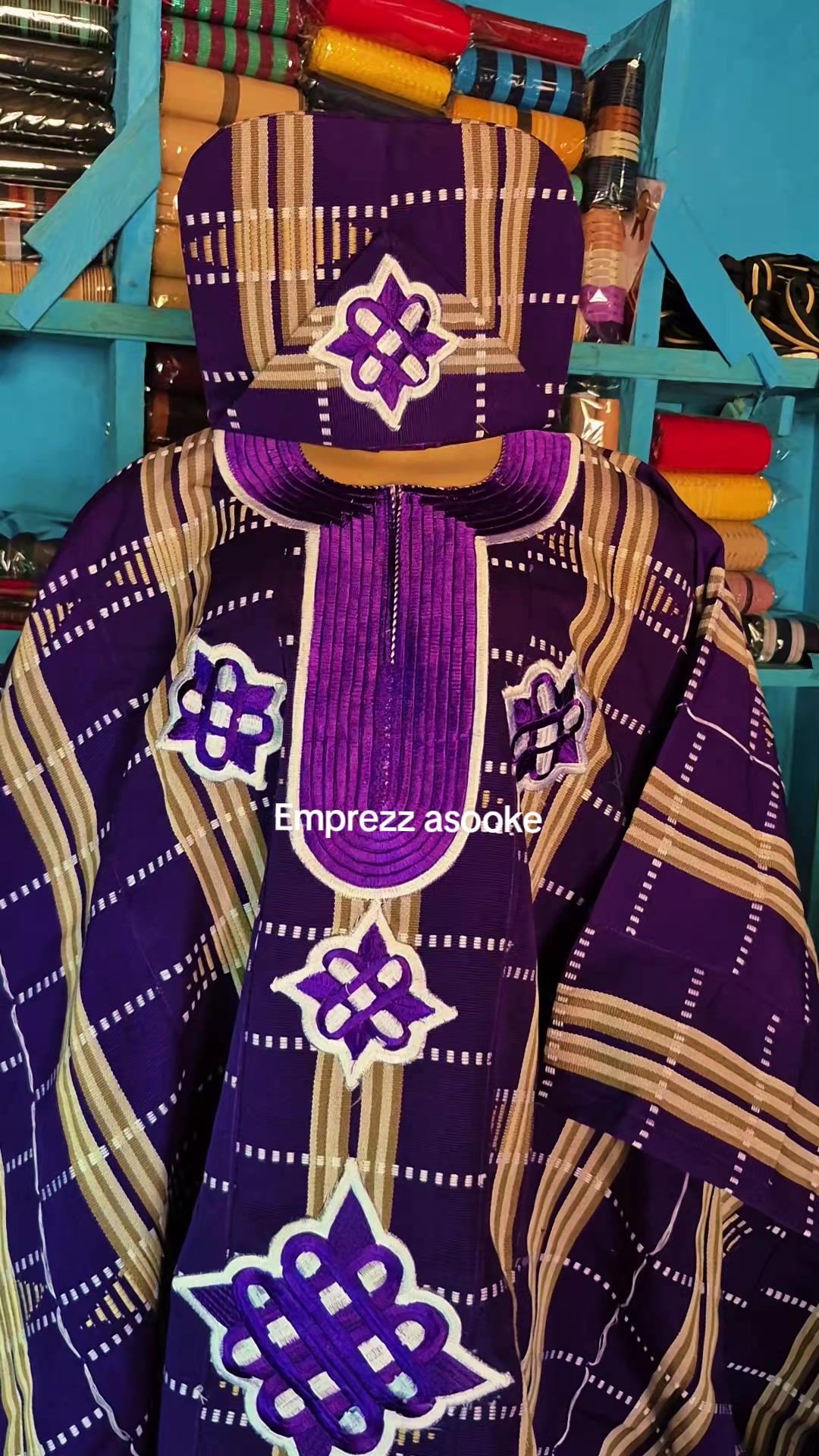 @asooke weaver/vendor in ibadan