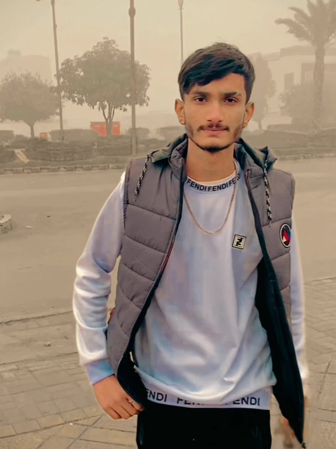 @𝐌𝐫 𝐅𝐚𝐫𝐚𝐳 𝐀𝐡𝐦𝐞𝐝 ✨