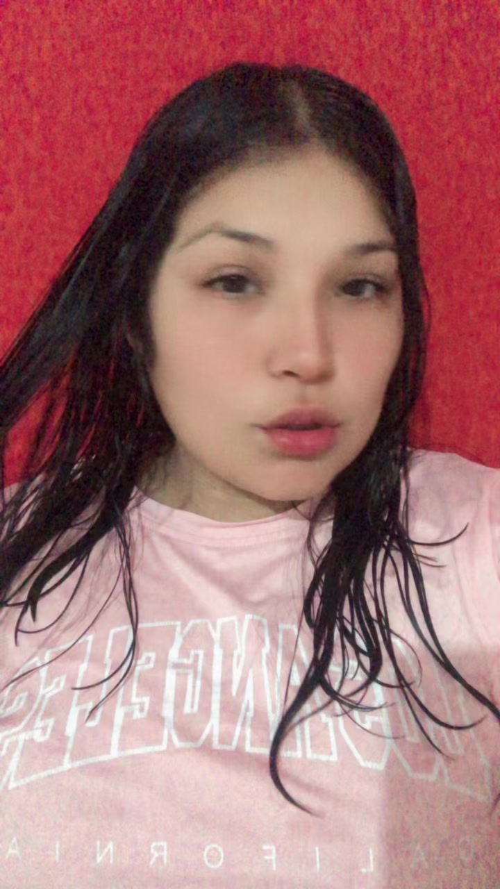 @Abigail Flores648