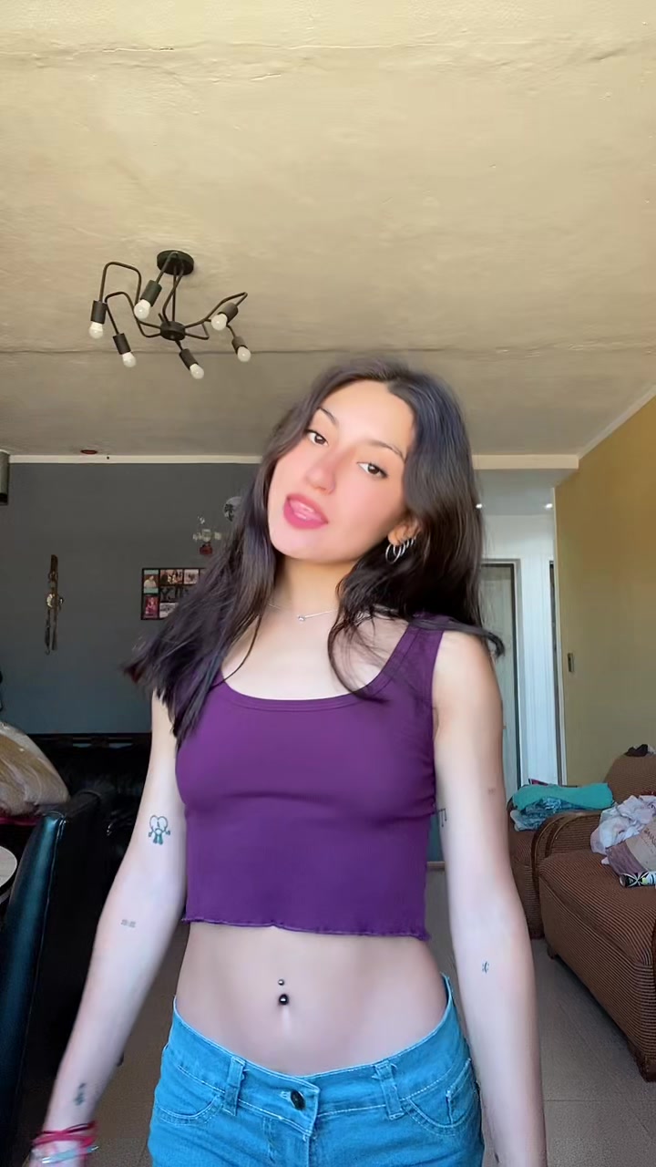 @anacortz_