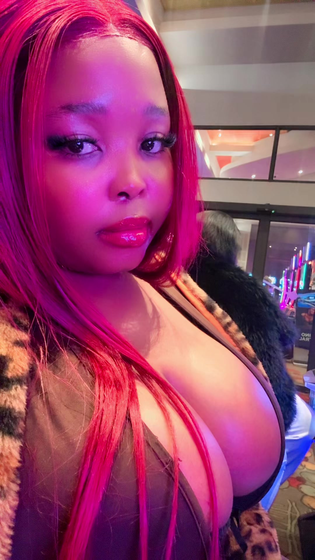 @Curvilicious 🥰F