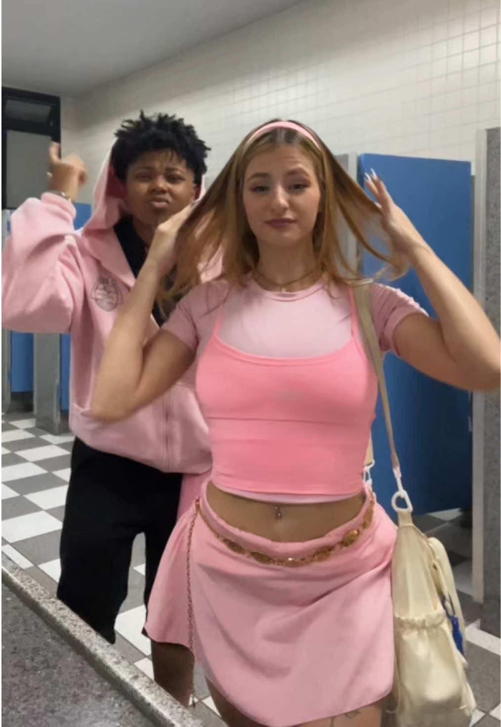@juliabartoloo