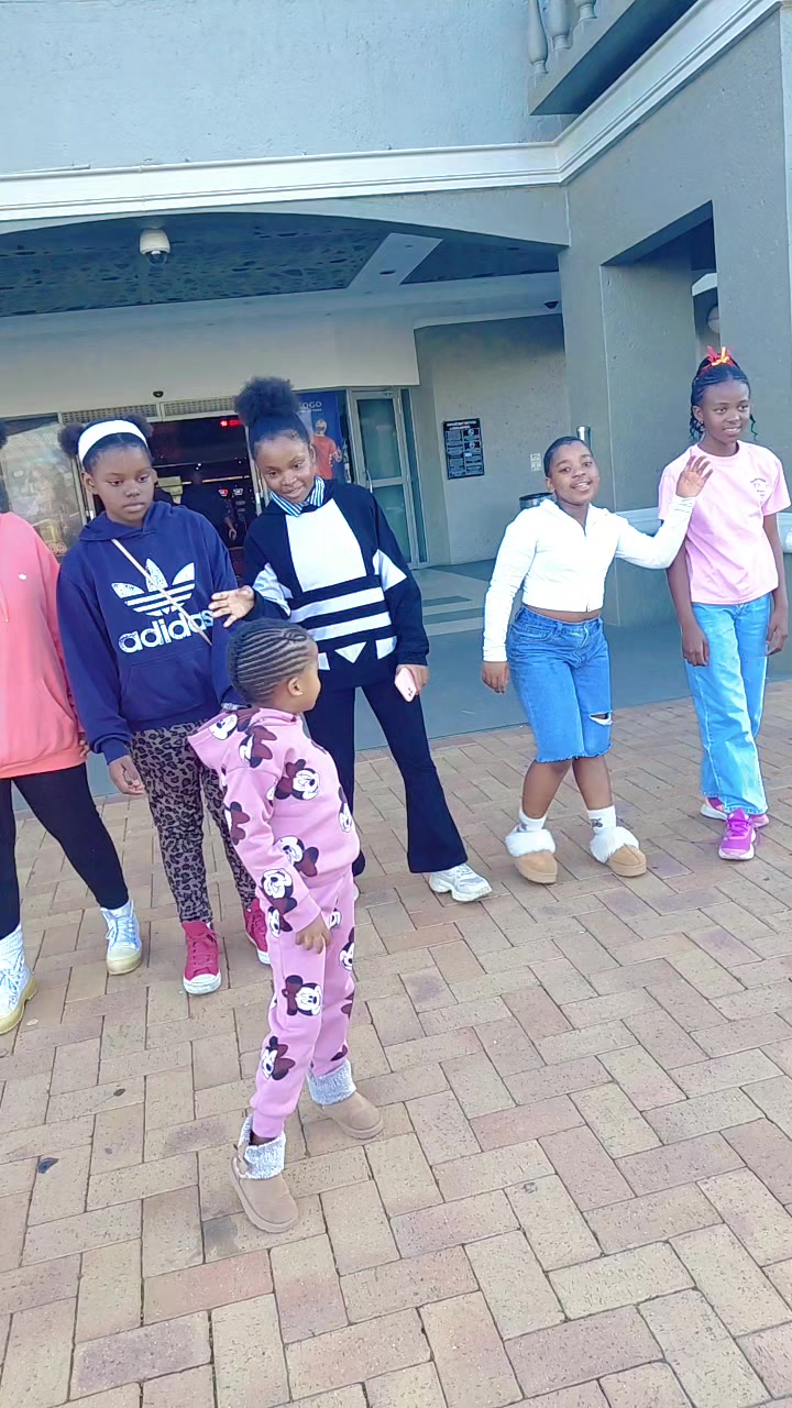@Royal Wives S.Sithebe